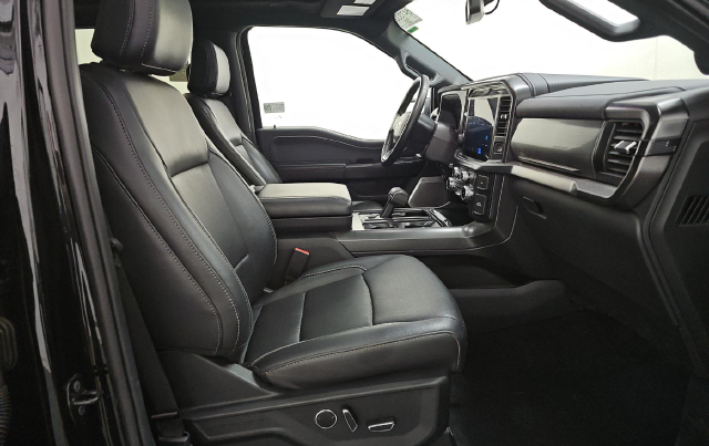 2025 Ford F-150 Lariat Truck SuperCrew Cab