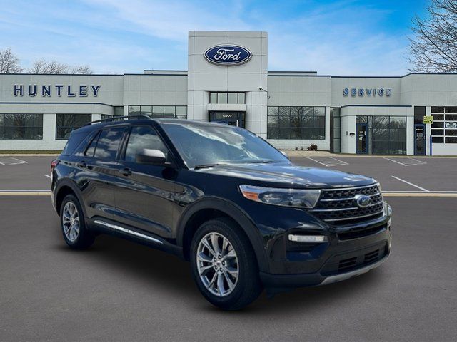 2023 Ford Explorer XLT SUV