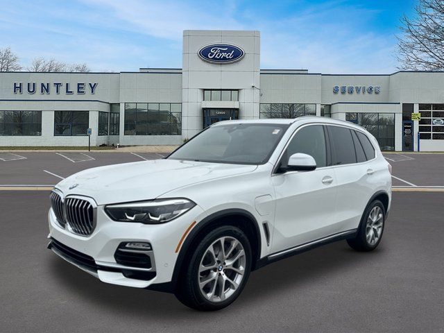2021 BMW X5 xDrive45e's photo