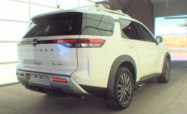2024 Nissan Pathfinder SL SUV