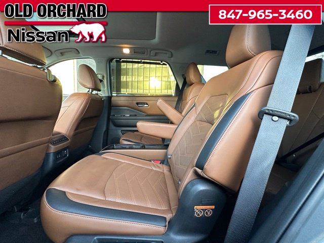 2023 Nissan Pathfinder Platinum SUV