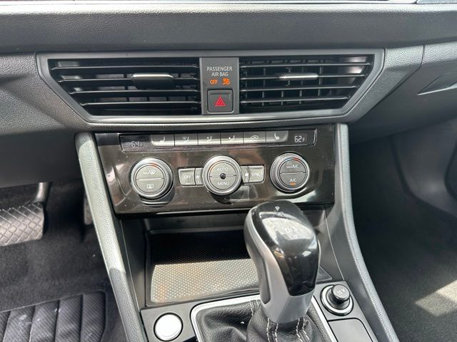 2024 Volkswagen Jetta 1.5T SE Sedan