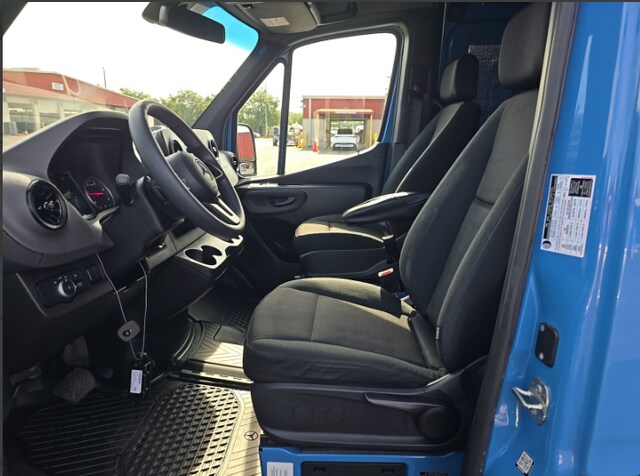 2024 Mercedes-Benz Sprinter 2500 Crew 144 WB Van