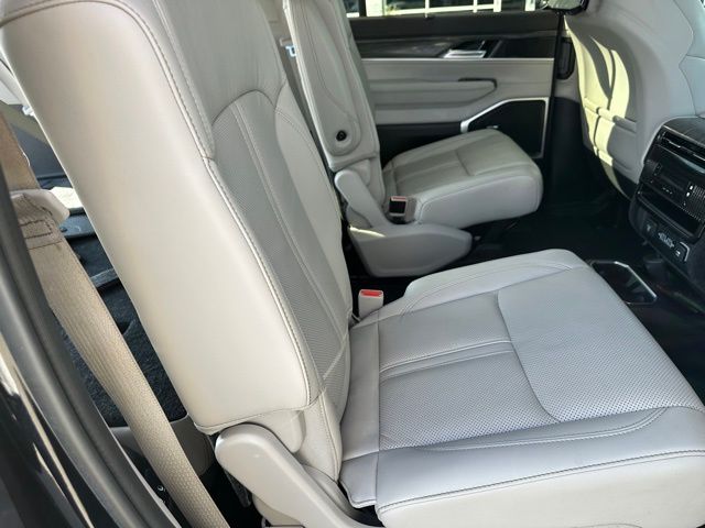 2022 Jeep Wagoneer Series III SUV