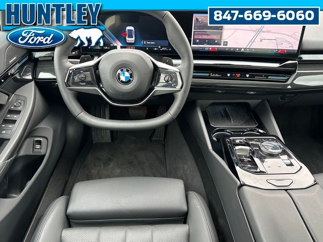 2025 BMW 530i 530i xDrive Sedan
