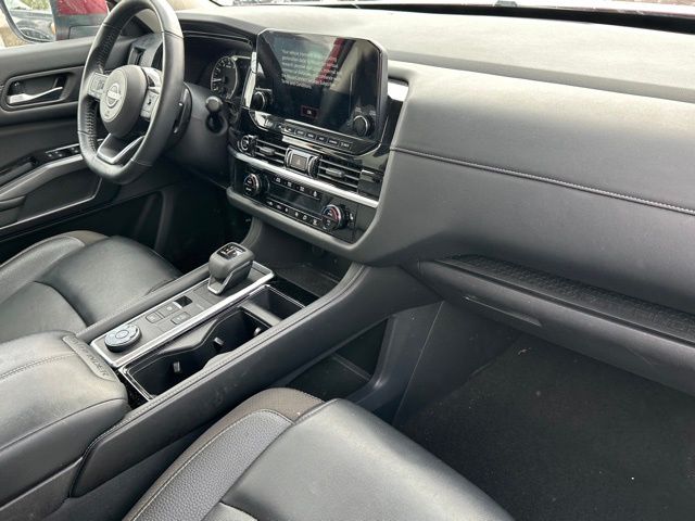 2023 Nissan Pathfinder SL SUV