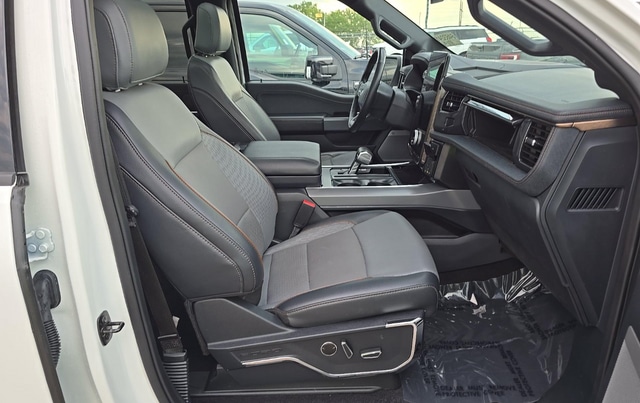 2024 Ford F-150 Lightning Lariat Truck SuperCrew Cab