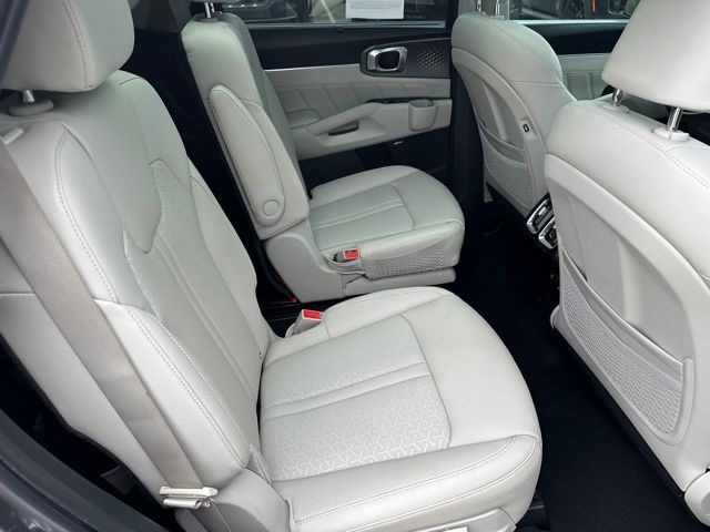 2023 Kia Sorento Hybrid EX SUV