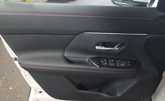 2025 Nissan Kicks SR SUV