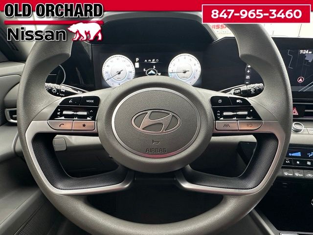 2024 Hyundai Elantra SEL Sedan