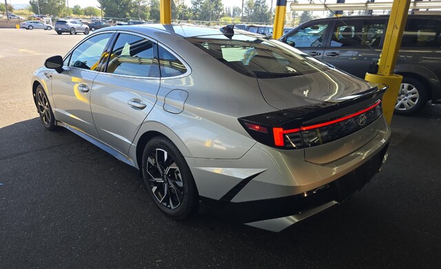 2025 Hyundai Sonata SEL Sedan