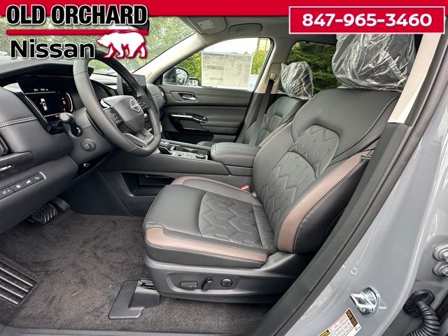 2026 Nissan Pathfinder Platinum SUV