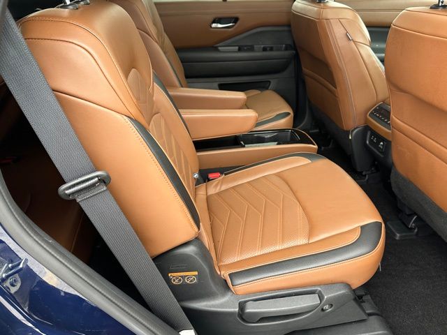 2024 Nissan Pathfinder Platinum SUV