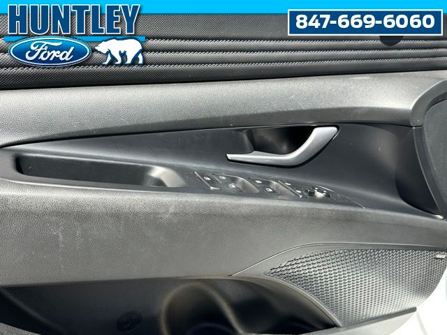 2023 Hyundai Elantra HEV Limited Sedan