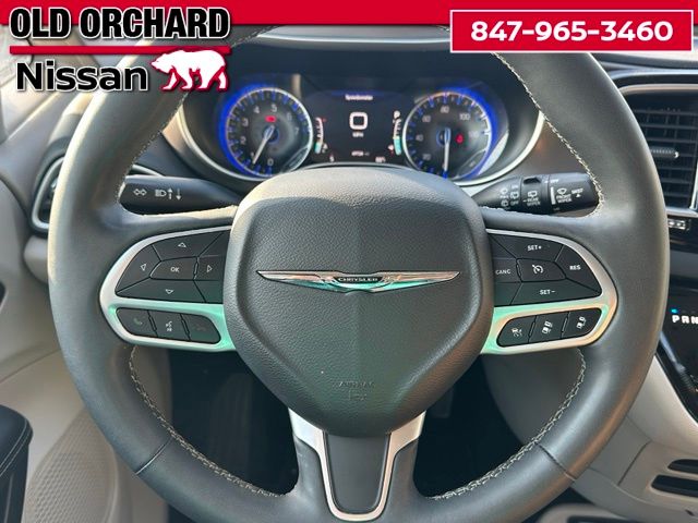 2023 Chrysler Pacifica Touring L Van Passenger Van