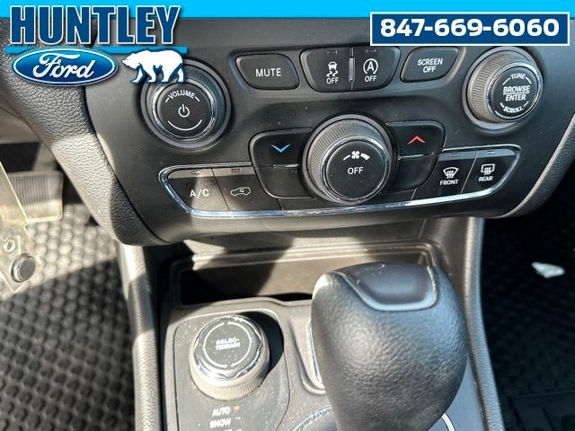 2019 Jeep Cherokee Latitude SUV