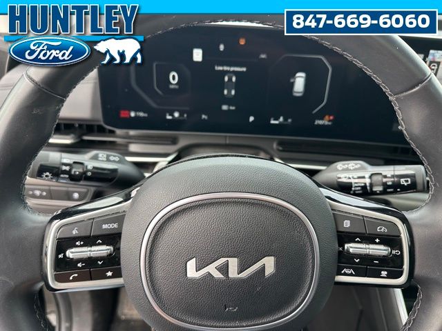 2025 Kia Carnival SX Van Passenger Van
