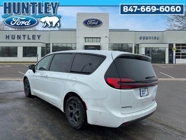 2024 Chrysler Pacifica Plug-In Hybrid Select Van Passenger Van