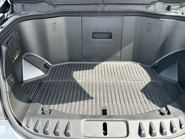 2022 Ford F-150 Lightning Lariat Truck SuperCrew Cab
