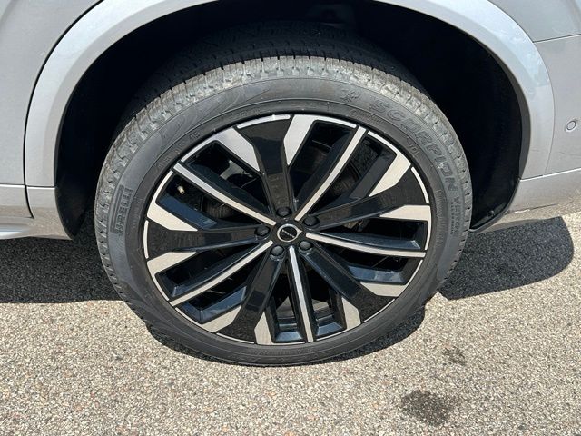 2025 Volvo XC90 B6 Plus 7-Seater SUV