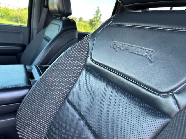 2022 Ford F-150 Raptor Truck SuperCrew Cab