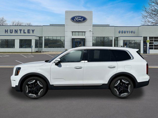 2023 Kia Telluride S SUV