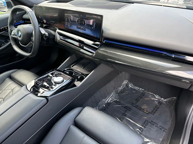 2025 BMW 530i 530i xDrive Sedan