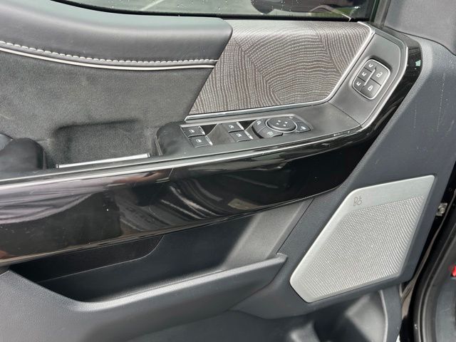 2024 Ford F-150 Lightning Platinum Truck SuperCrew Cab