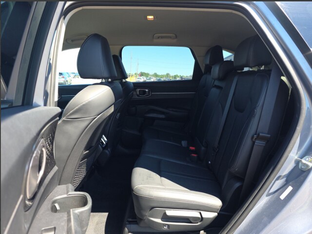 2025 Kia Sorento S SUV