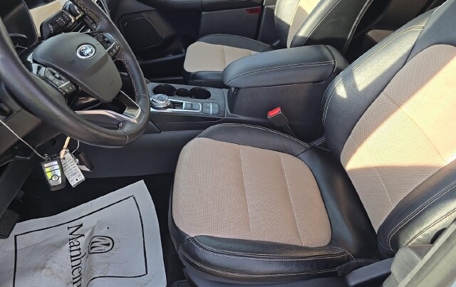 2022 Ford Escape Titanium SUV