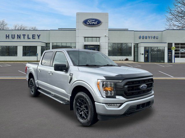 2022 Ford F-150 XLT Truck SuperCrew Cab
