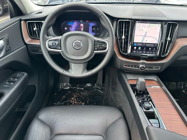 2024 Volvo XC60 B5 Plus Dark Theme SUV