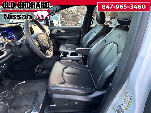 2024 Chrysler Pacifica Plug-In Hybrid Select Van Passenger Van