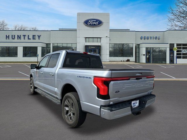 2022 Ford F-150 Lightning Lariat Truck SuperCrew Cab