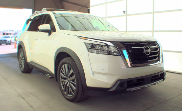 2024 Nissan Pathfinder SL SUV