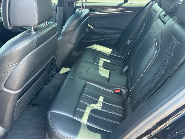 2022 BMW M550i M550i xDrive Sedan
