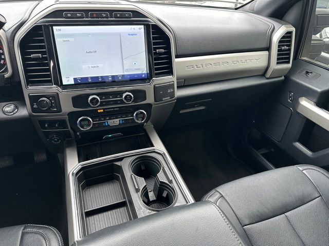 2022 Ford F-250 Lariat Truck Crew Cab