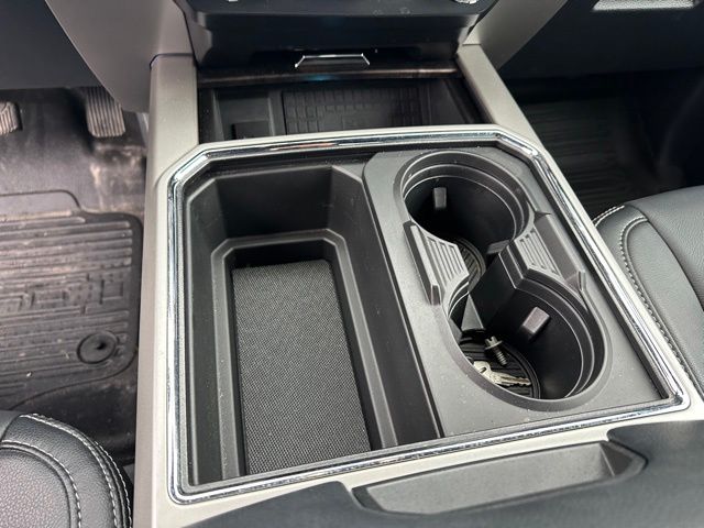 2022 Ford F-250 Lariat Truck Crew Cab