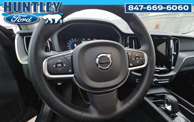 2025 Volvo XC60 B5 Core SUV