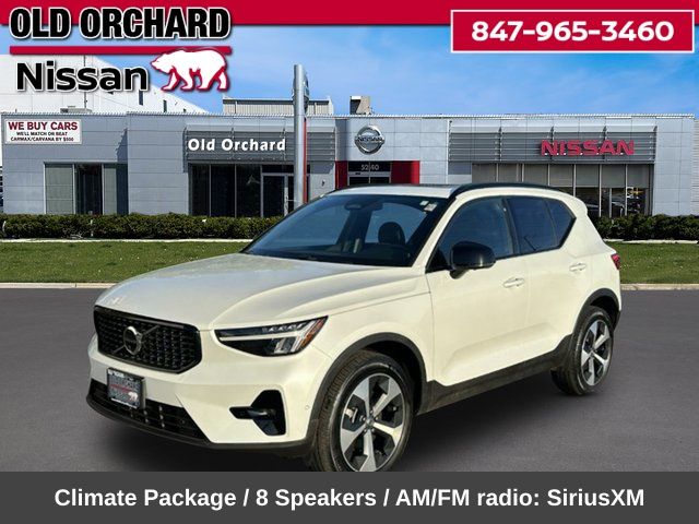 2025 Volvo XC40 B5 Plus Dark Theme SUV