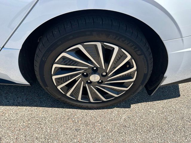 2023 Hyundai Sonata Hybrid Limited Sedan