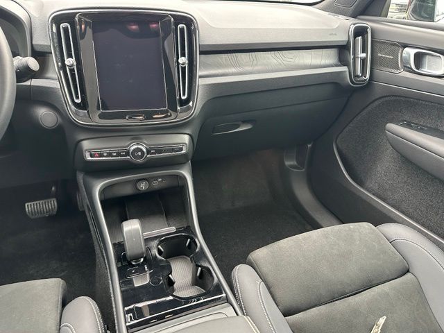 2023 Volvo C40 Recharge Pure Electric Ultimate SUV