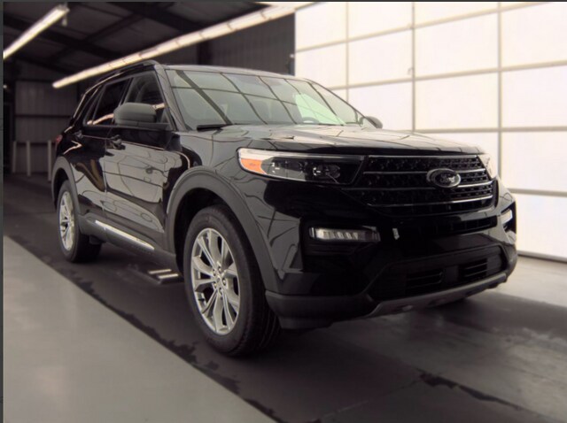 2023 Ford Explorer XLT SUV