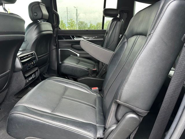2022 Jeep Wagoneer Series III SUV
