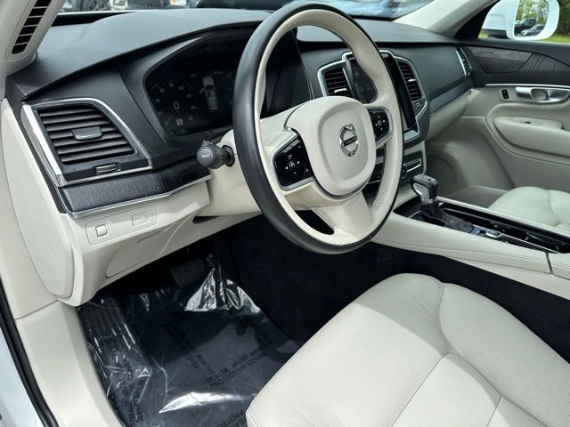 2020 Volvo XC90 T6 Momentum SUV
