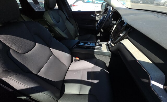 2025 Volvo XC60 B5 Plus SUV