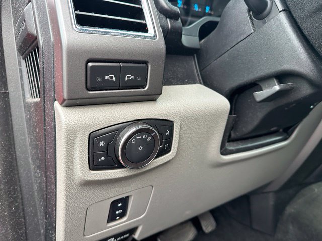 2017 Ford F-250SD XLT Truck