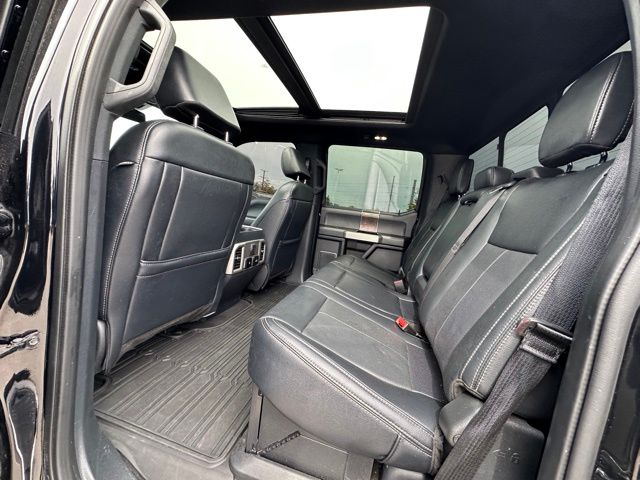 2022 Ford F-250 Lariat Truck Crew Cab
