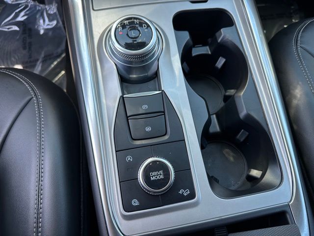 2024 Ford Explorer XLT SUV