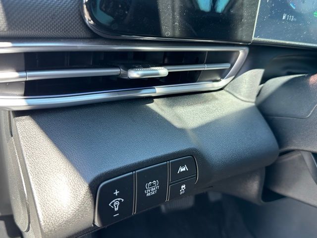2023 Hyundai Elantra HEV Limited Sedan